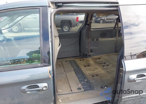 2006 Chrysler Town & Country Lx from USA, damaged, VIN 2A4GP44R16R659952